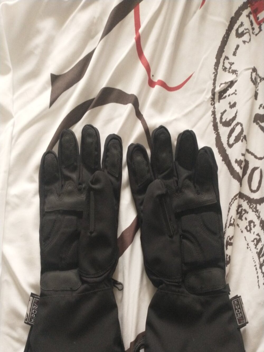 Motorcycle gloves